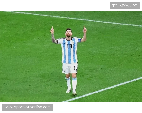 足球赛球星致辞：激情与荣耀交织，展现团队精神与不懈奋斗的力量