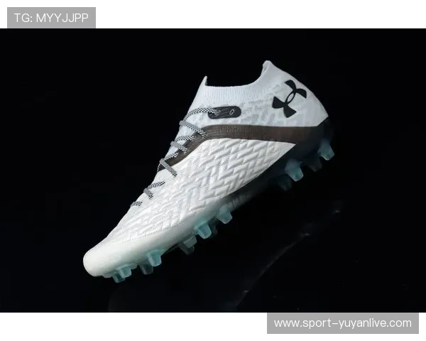 适合边锋球员的顶级足球鞋推荐提升速度与技术表现